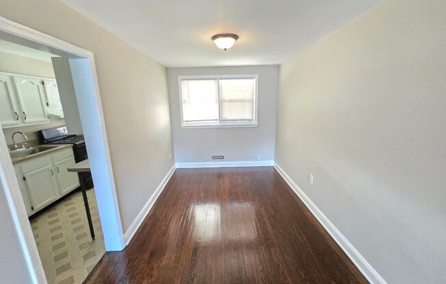 Beautiful 3 Bedroom 1 Bathroom East Baltimore Town Home