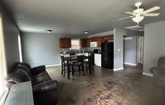 3 beds, 2 baths, $1,100