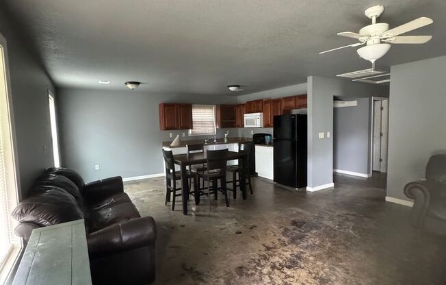 3 bed 2 bath In Truman Move In Ready