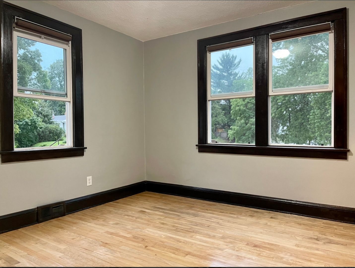 1657 Minnehaha Ave E