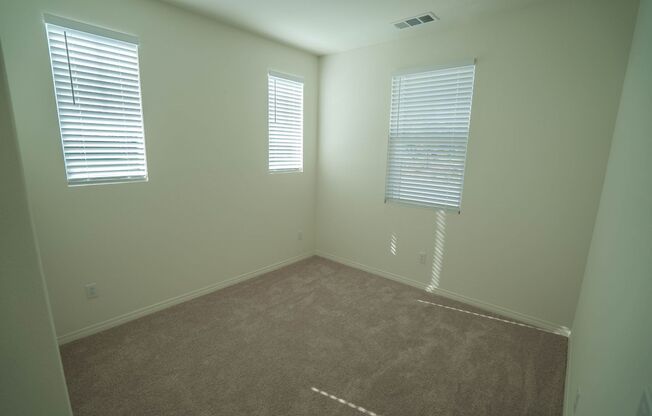 Spacious 4-Bedroom Home with Solar in Valencia's West Creek Community!