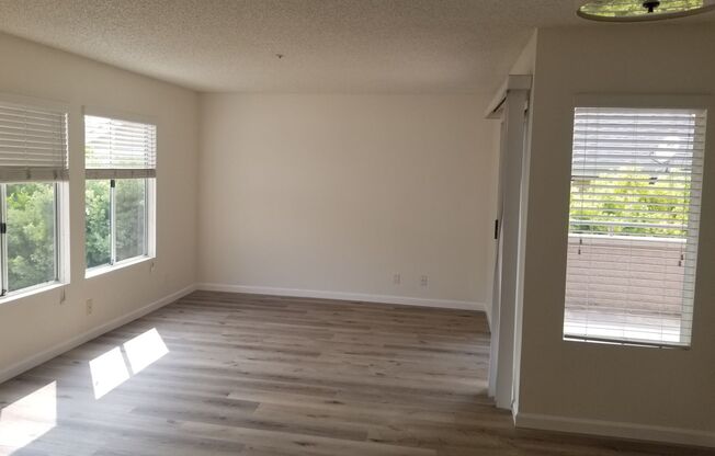 2 beds, 2 baths, 1,000 sqft, $2,700