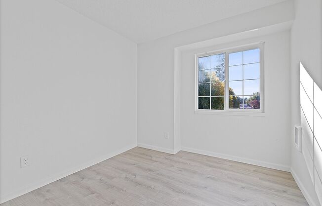 1 bed, 1 bath, 690 sqft, $1,200, Unit 201