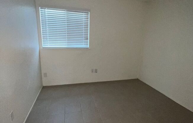 3 beds, 2 baths, 1,200 sqft, $1,650