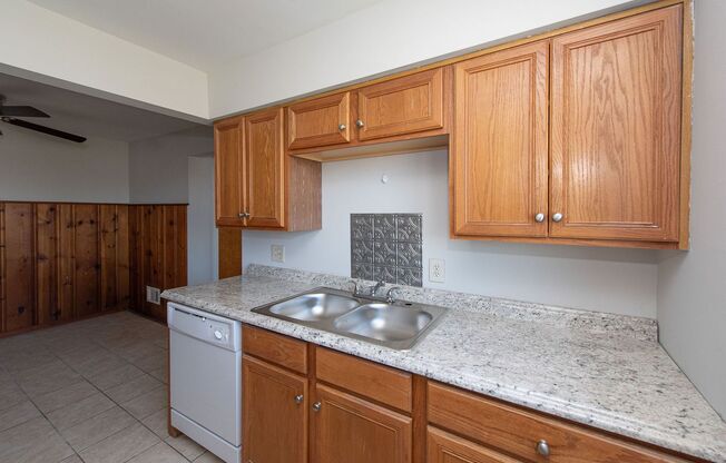 1 bed, 1 bath, $825, Unit UNIT 4