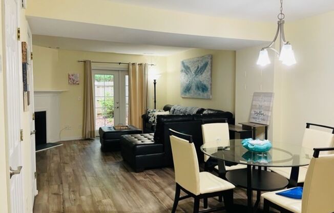 2 beds, 2.5 baths, $1,595