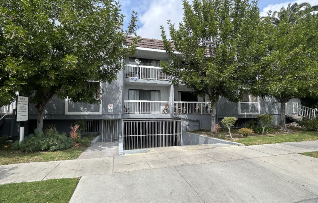 309 E ELK AVE
