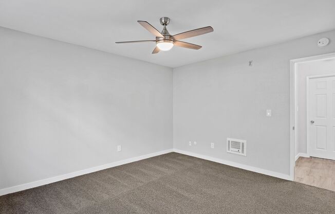 2 beds, 1 bath, 760 sqft, $2,699, Unit 40-213