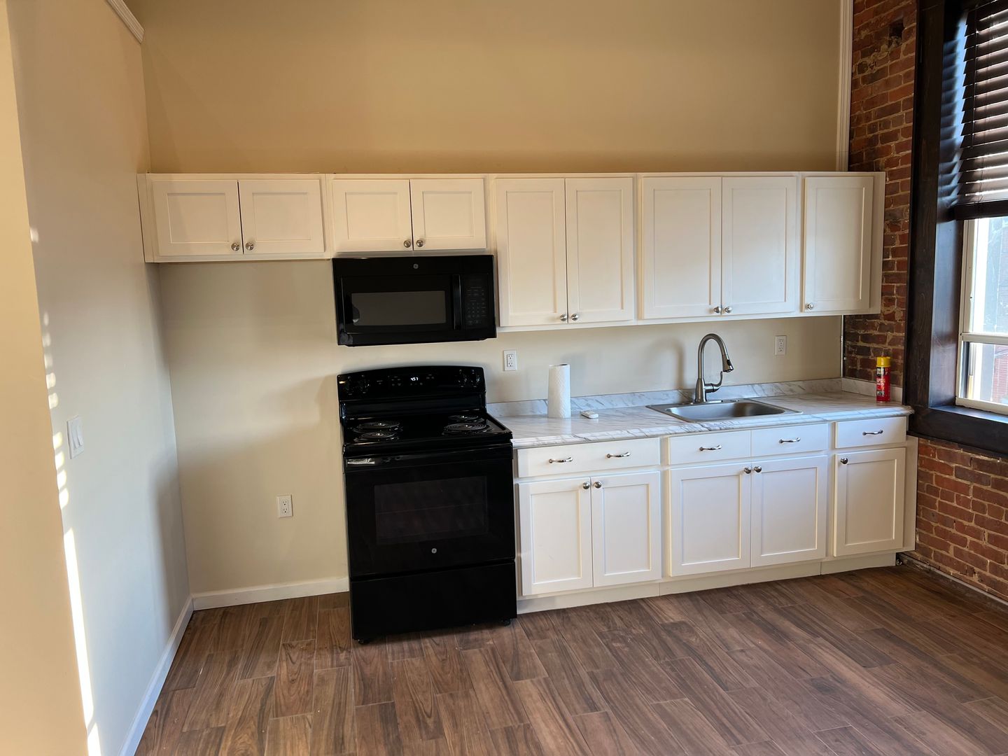 36 W Front St