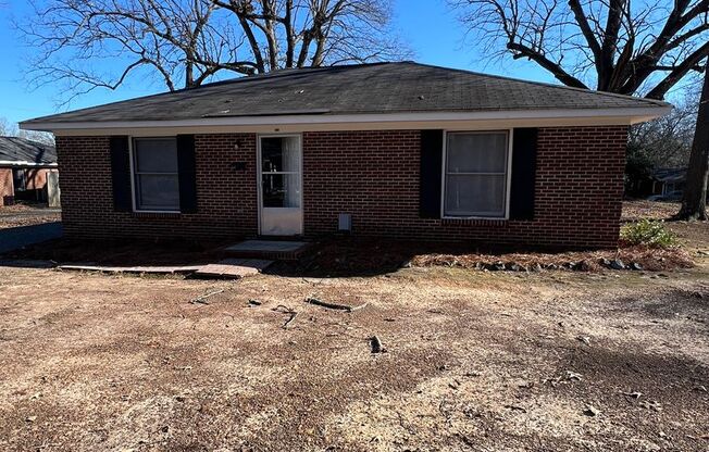 AVAILABLE & UPDATED Duplex (Near beautiful downtown Monroe)
