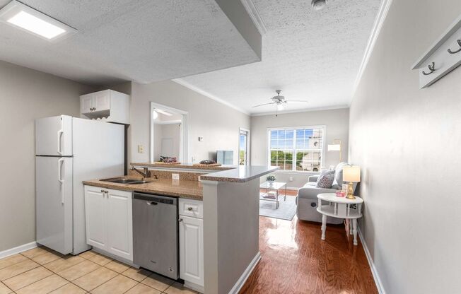 Beautiful One Bed One Bath Green Hills Condo