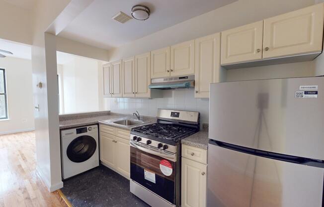 262 W 132 ST
