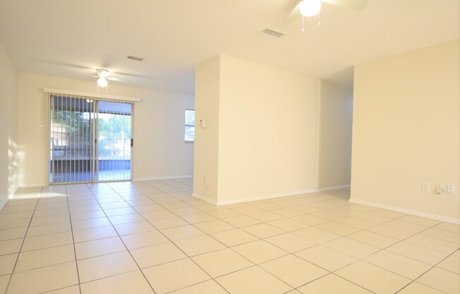 Charming 3-Bedroom Home Near Downtown Orlando & MCO – Spacious Yard & Modern Upgrades!
