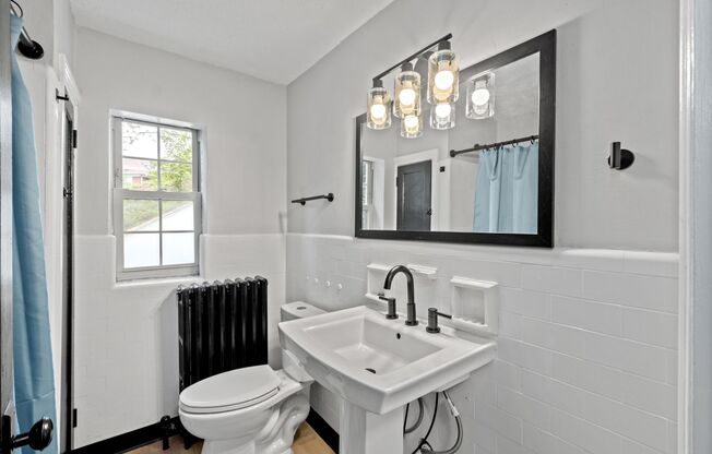 Stunning 5 bedroom home in McKeesport available July 1!