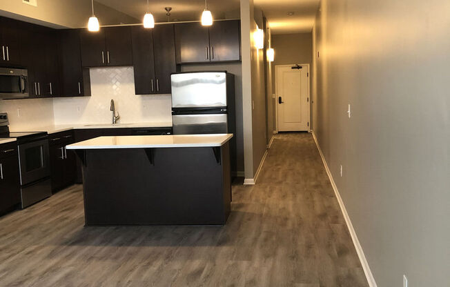 1 bed, 1 bath, 834 sqft, $1,282