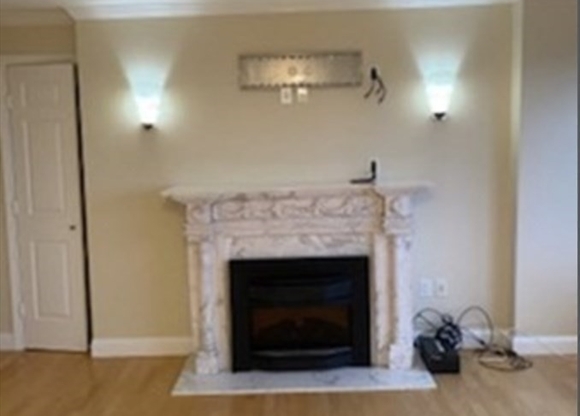 1 bed, 1 bath, 590 sqft, $3,400, Unit 19M