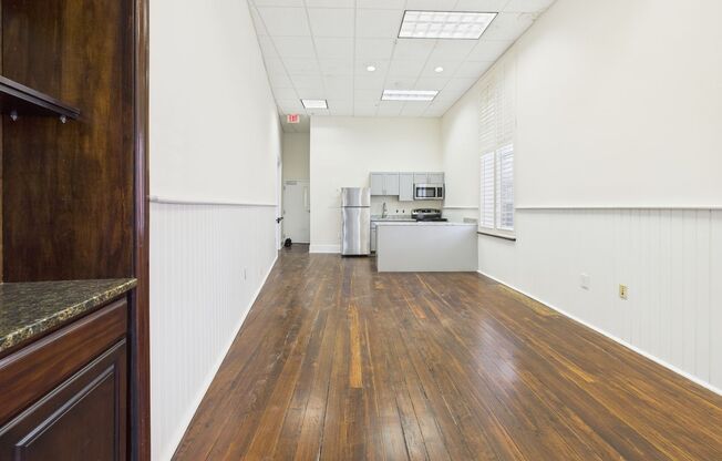 1 bed, 1 bath, 750 sqft, $1,365, Unit 107