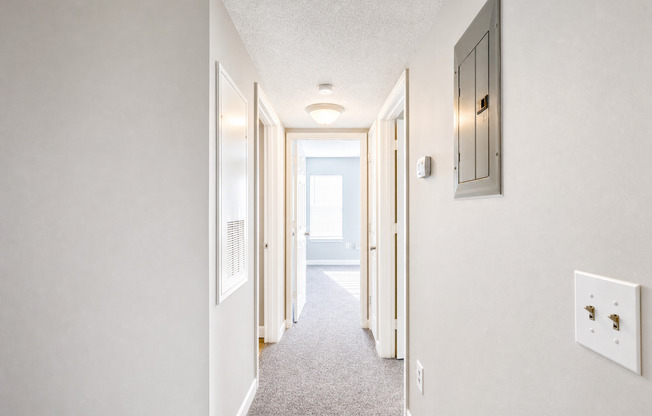 2 beds, 1.5 baths, 921 sqft, $975, Unit 506