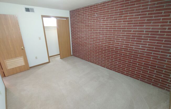 2 beds, 1 bath, 672 sqft, $930, Unit 1219-13