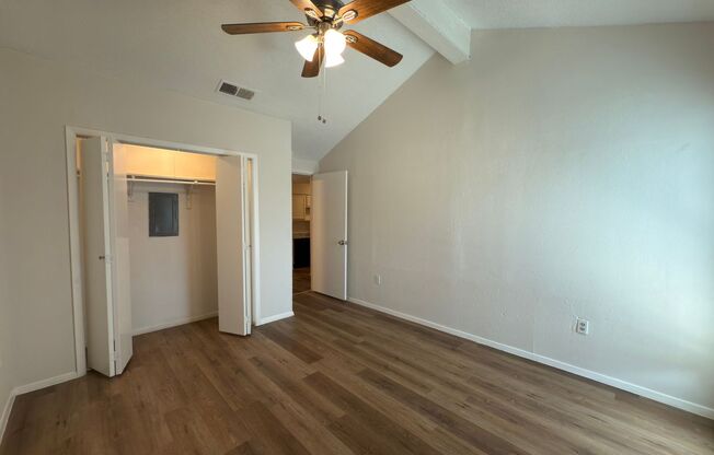 1 bed, 1 bath, $810, Unit APARTMENT 2017