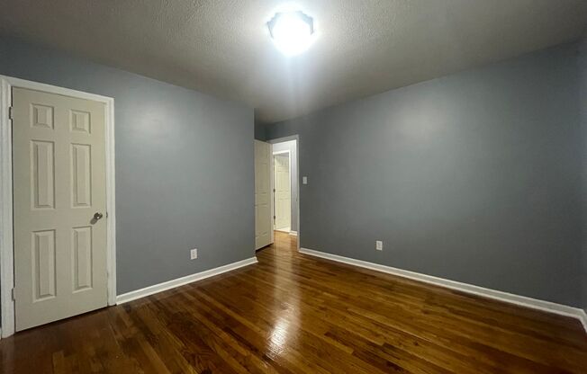 3 beds, 1 bath, $1,150