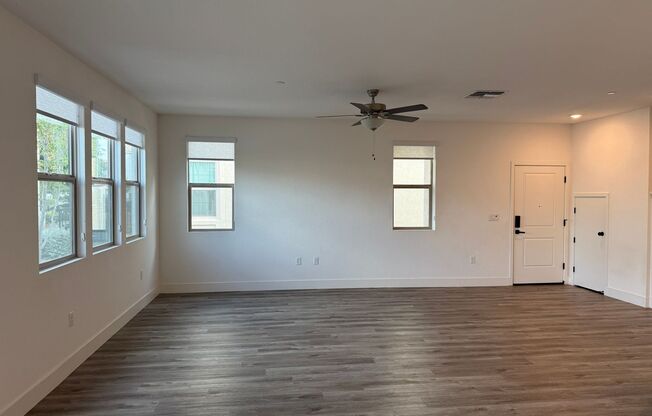 3 beds, 2.5 baths, $2,745, Unit UNIT 23102