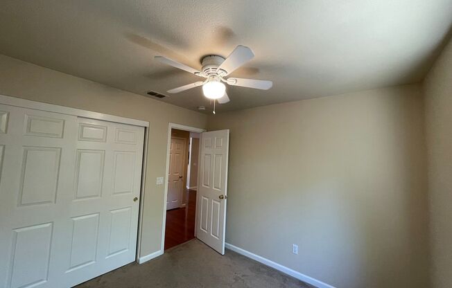 Charming 3-Bedroom Home in Folsom – Move in Ready!