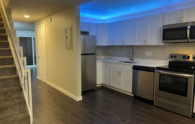 Prestige Townhomes: Stylish 2-Bedroom Living in the Heart of Puyallup