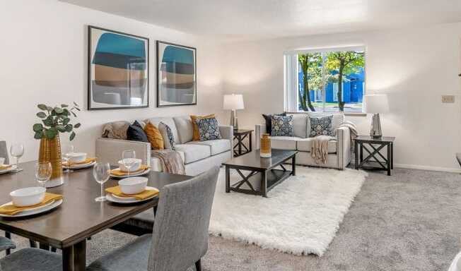 Elegant Dining Area at Alder Creek Apartments, Vancouver, WA 98682