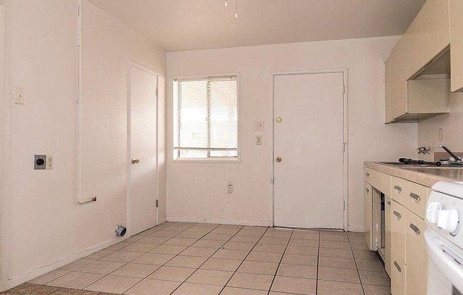 3 beds, 1 bath, $1,150