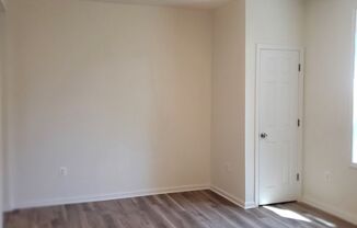 3 beds, 1 bath, $1,800, Unit 5511 Carter Ave. Unit 1