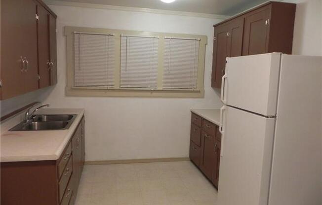 2 beds, 1 bath, 750 sqft, $1,190