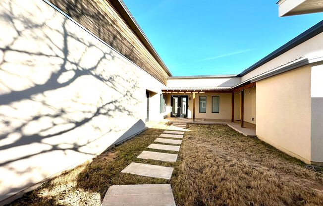 Beautiful 3-Bed 3-Bath Home Available!