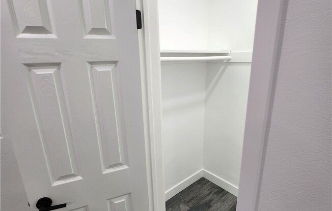 714 W 95 ST