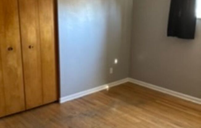 3 beds, 1 bath, $1,195