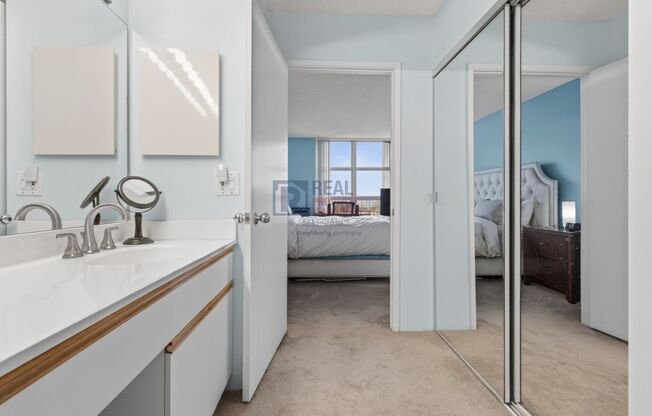 2 beds, 2 baths, $2,700, Unit #1402