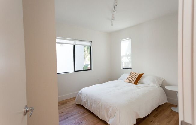 251 ROSEMONT AVE