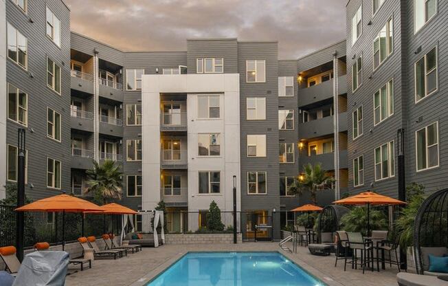 resort style pool at Capitol650