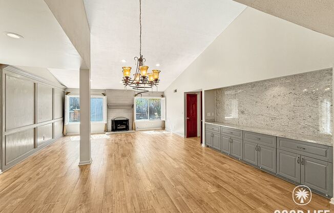 Great 4B/2BA House in San Marcos w/ AC, W/D, and Attached Garage!