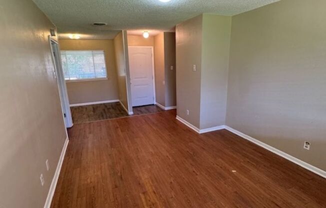 3 beds, 2 baths, $1,395