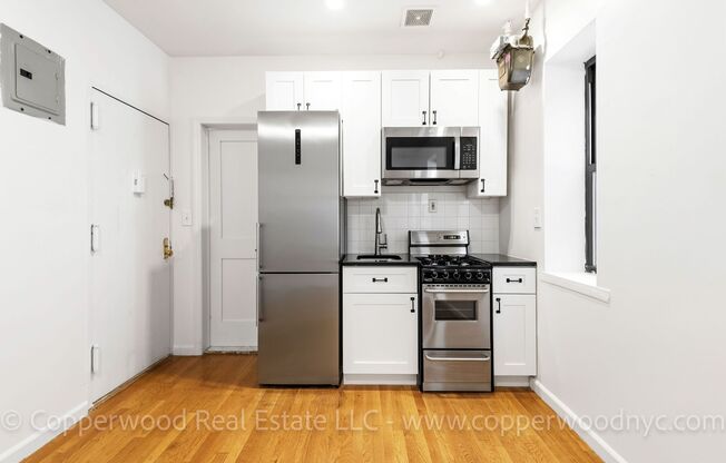 1 bed, 1 bath, 370 sqft, $3,295, Unit 14