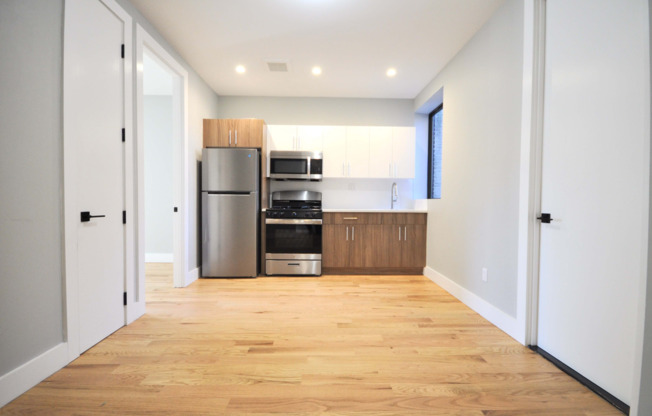 4 beds, 1 bath, $3,995, Unit 1B