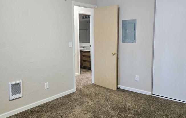 2 beds, 1 bath, 756 sqft, $1,125, Unit 12