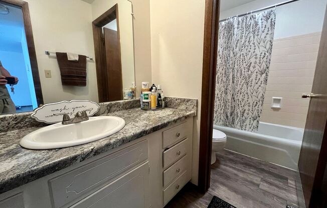 1 bed, 1 bath, $1,055, Unit 48