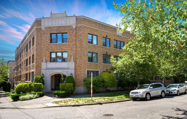 LAC La Charme Apartments