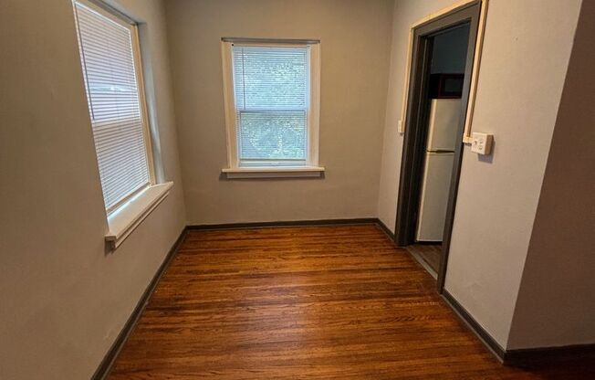 Studio, 1 bath, 450 sqft, $600, Unit D4