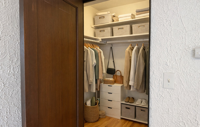 Jack Lan & Verah Apartments