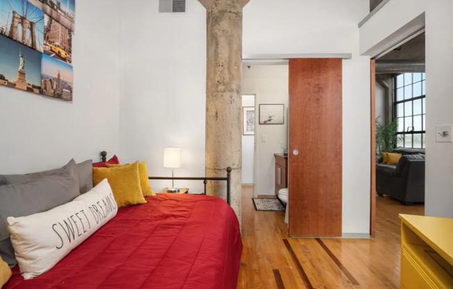 1 bed, 1 bath, 790 sqft, $1,100, Unit 212