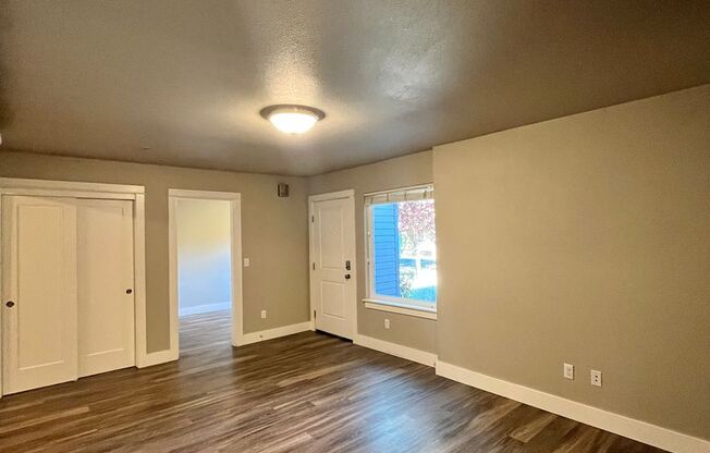 Large 3 Bedroom 2 Bathroom! In-Unit Washer & Dryer, Covered Patio & Pet Friendly!