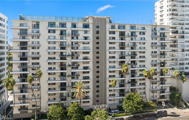2 beds, 2 baths, 1,037 sqft, $4,400, Unit 912